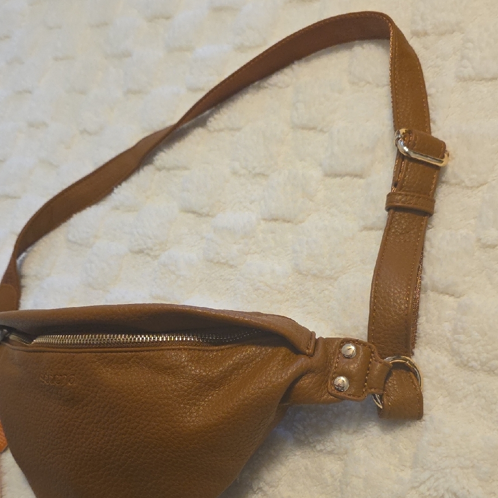 NWT Sedena Crossbody Belt Bag in Tan Pink Iterior One Size - Picture 4 of 8